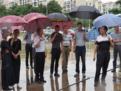 綿陽(yáng)市涪城區(qū)政協(xié)及昭覺(jué)縣政協(xié)領(lǐng)導(dǎo)一行蒞臨東辰學(xué)校參觀指導(dǎo)